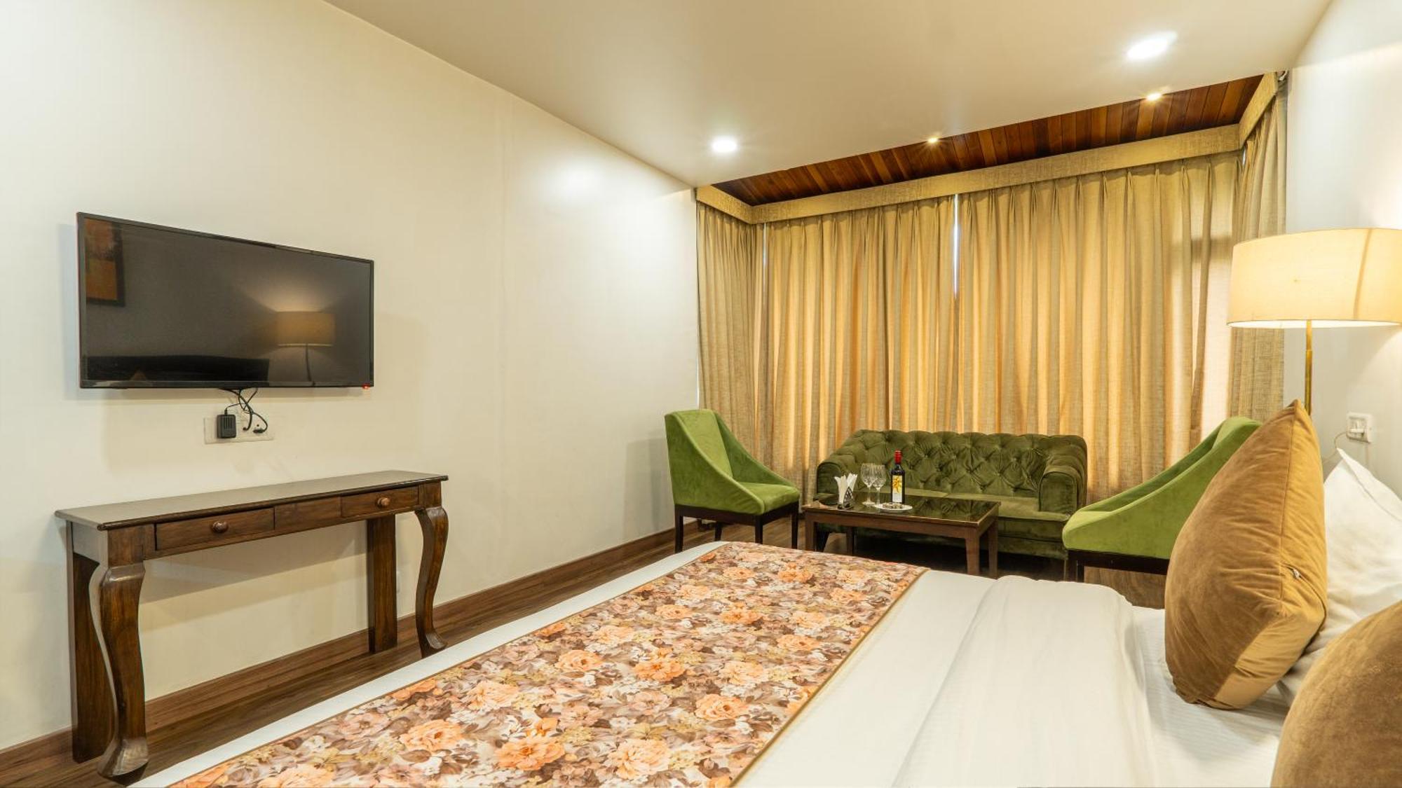 Woodrock Luxury Boutique Hotel Manāli Екстериор снимка