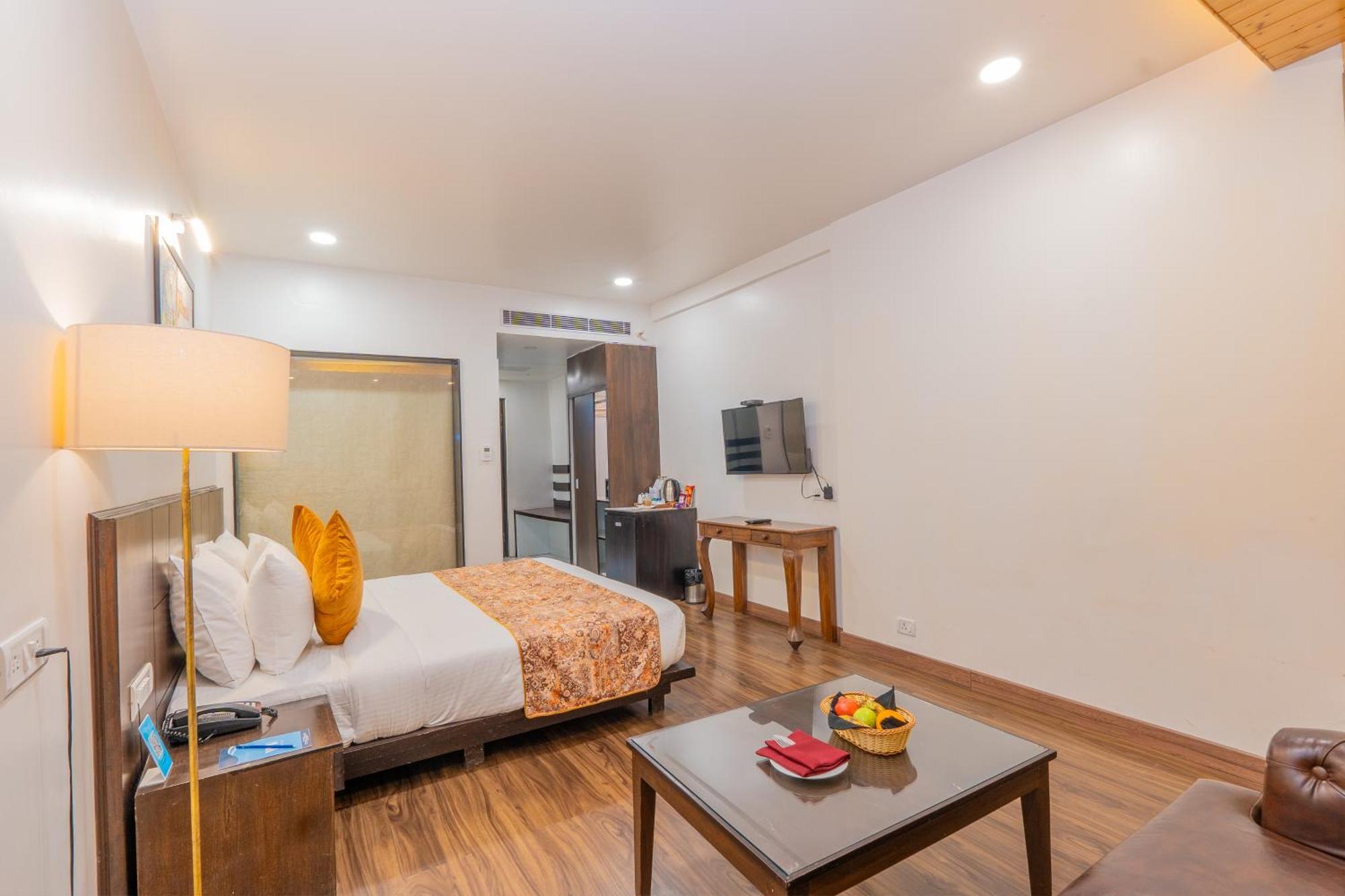 Woodrock Luxury Boutique Hotel Manāli Екстериор снимка
